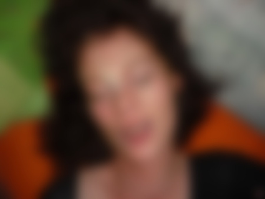 Heiße Cumshot-Liebhaberin auf AmateurCommunity kennenlernen! Amateurin mit verschmierten Gesicht