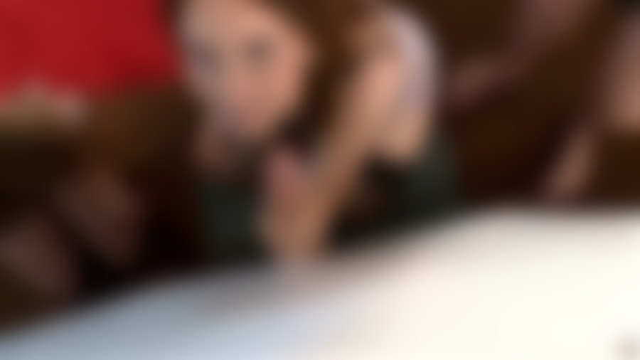 Glory Hole online auf AmateurCommunity erleben! Amateurinnen bei einer Glory Hole Party
