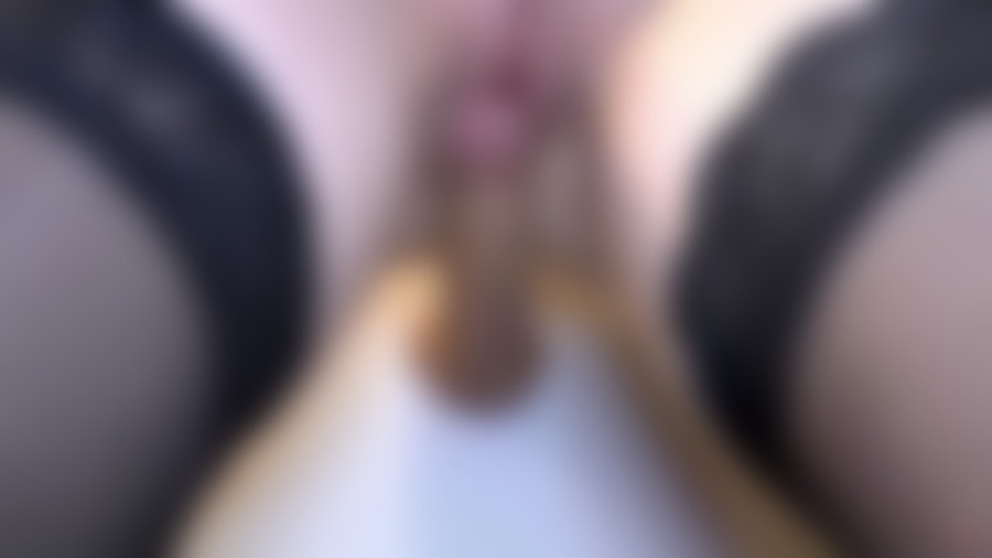 Glory Hole online auf AmateurCommunity erleben! Amateurin wird am Glory Hole vaginal befriedigt