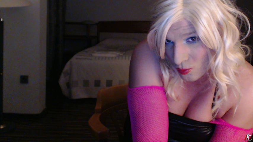 Shemale Abenteuer auf AmateurCommunity erfahren Blonde Shemale