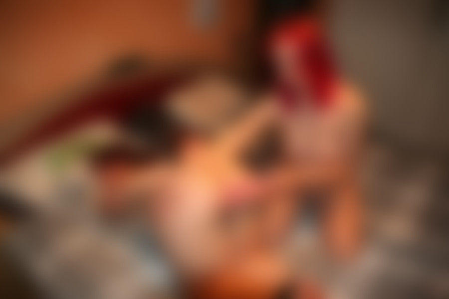 Geile Spanking Bilder und Videos ansehen! Sklavin hat eine harte Strafe verdient
